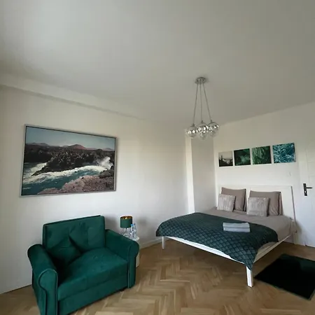 Metro Swietokrzyska *