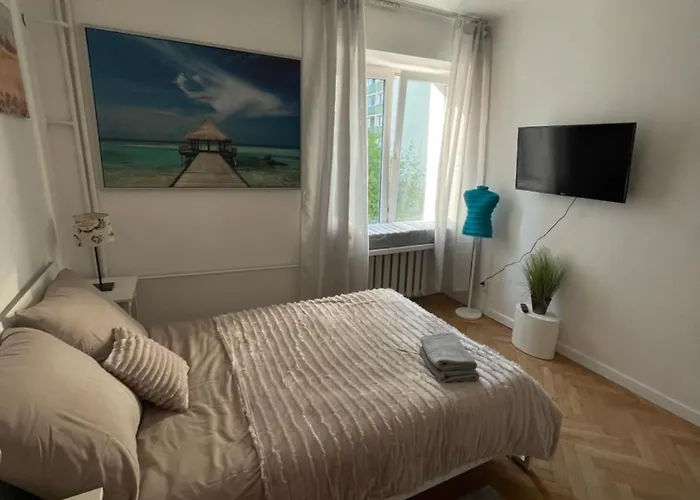 Metro Swietokrzyska Apartment *