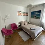 Metro Swietokrzyska Apartman