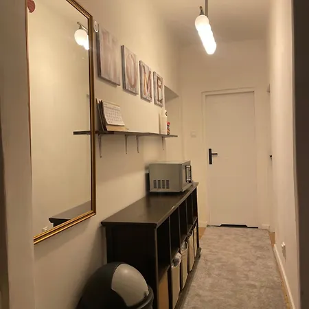 Metro Swietokrzyska Apartman